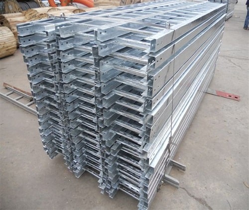 Thang cáp mạ kẽm 300x100 - Công Ty Cổ Phần Đầu Tư Phát Triển QTK Hà Nội